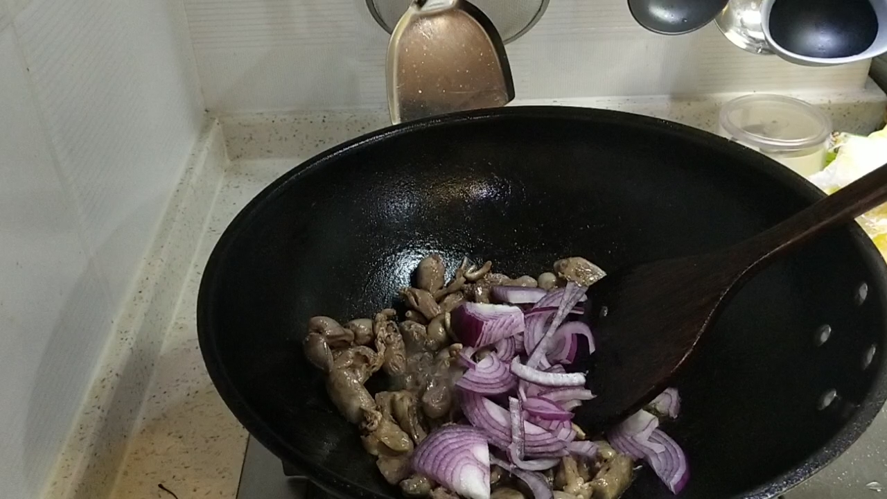 干香孜然雞心的做法-家常味炒菜譜