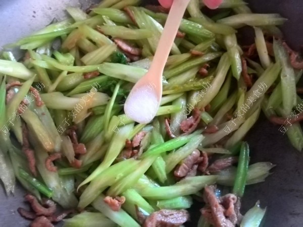 青菜炒肉絲的做法-家常味炒菜譜