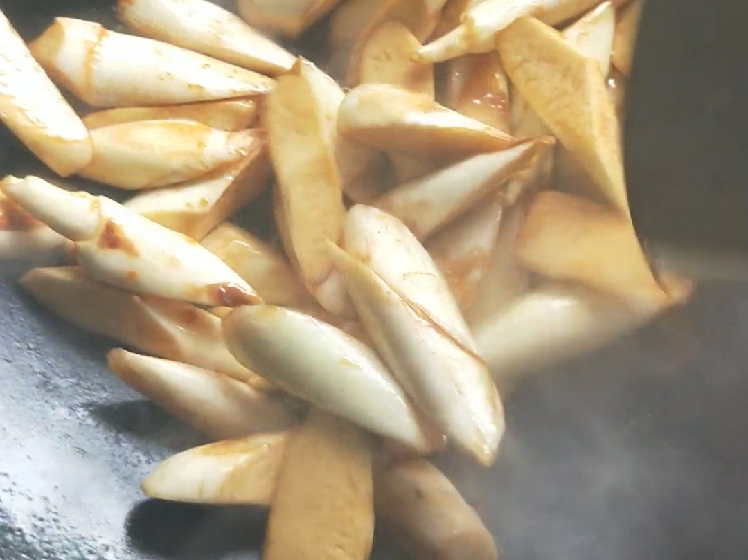 紅燒茭白的做法-咸鮮味燒菜譜