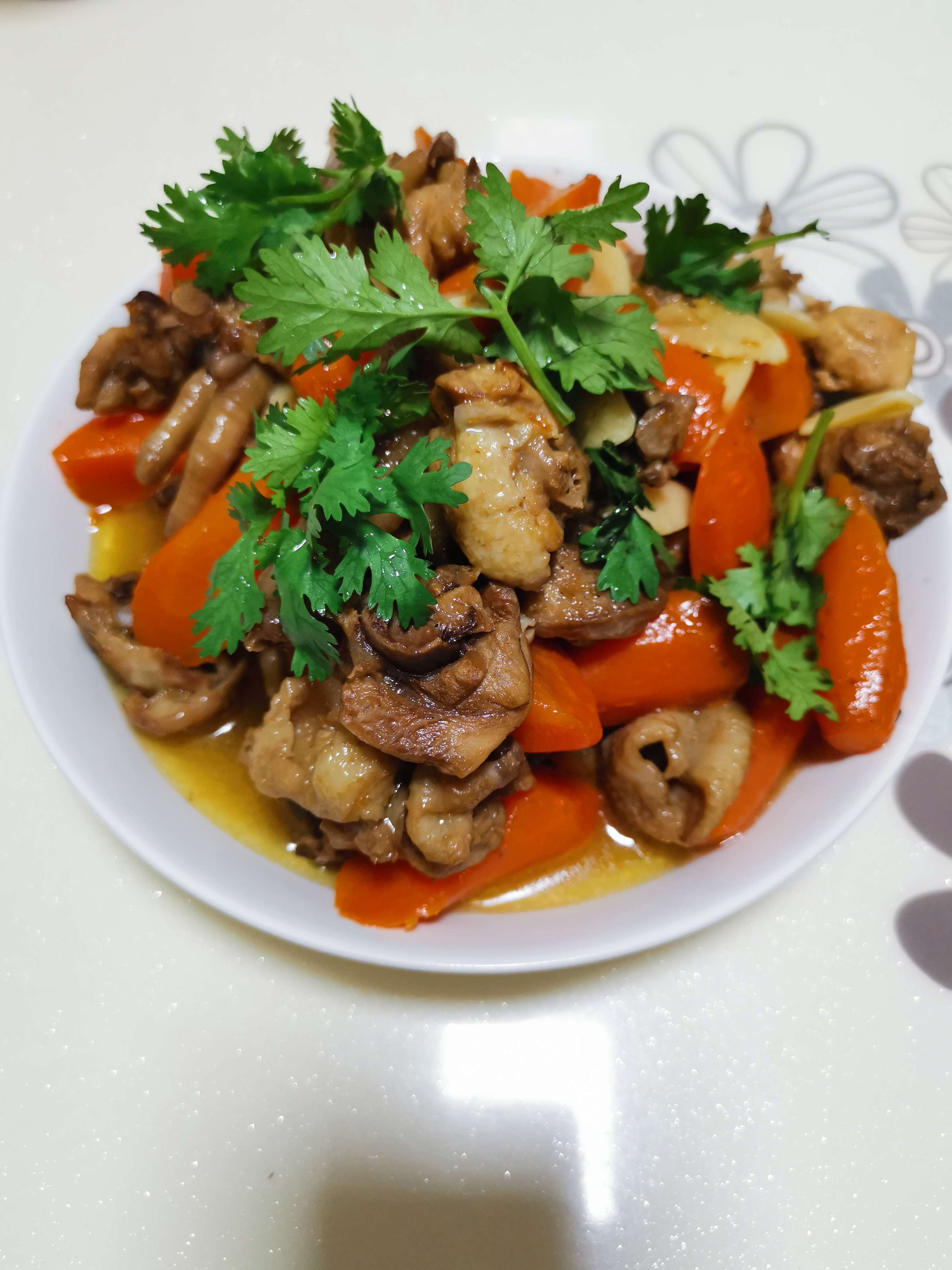 胡蘿卜炒雞的做法-家常味炒菜譜