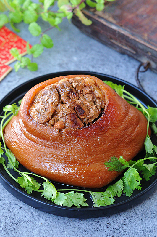 中秋怎能少了它_-紅燒肘子的做法-咸鮮味燉菜譜