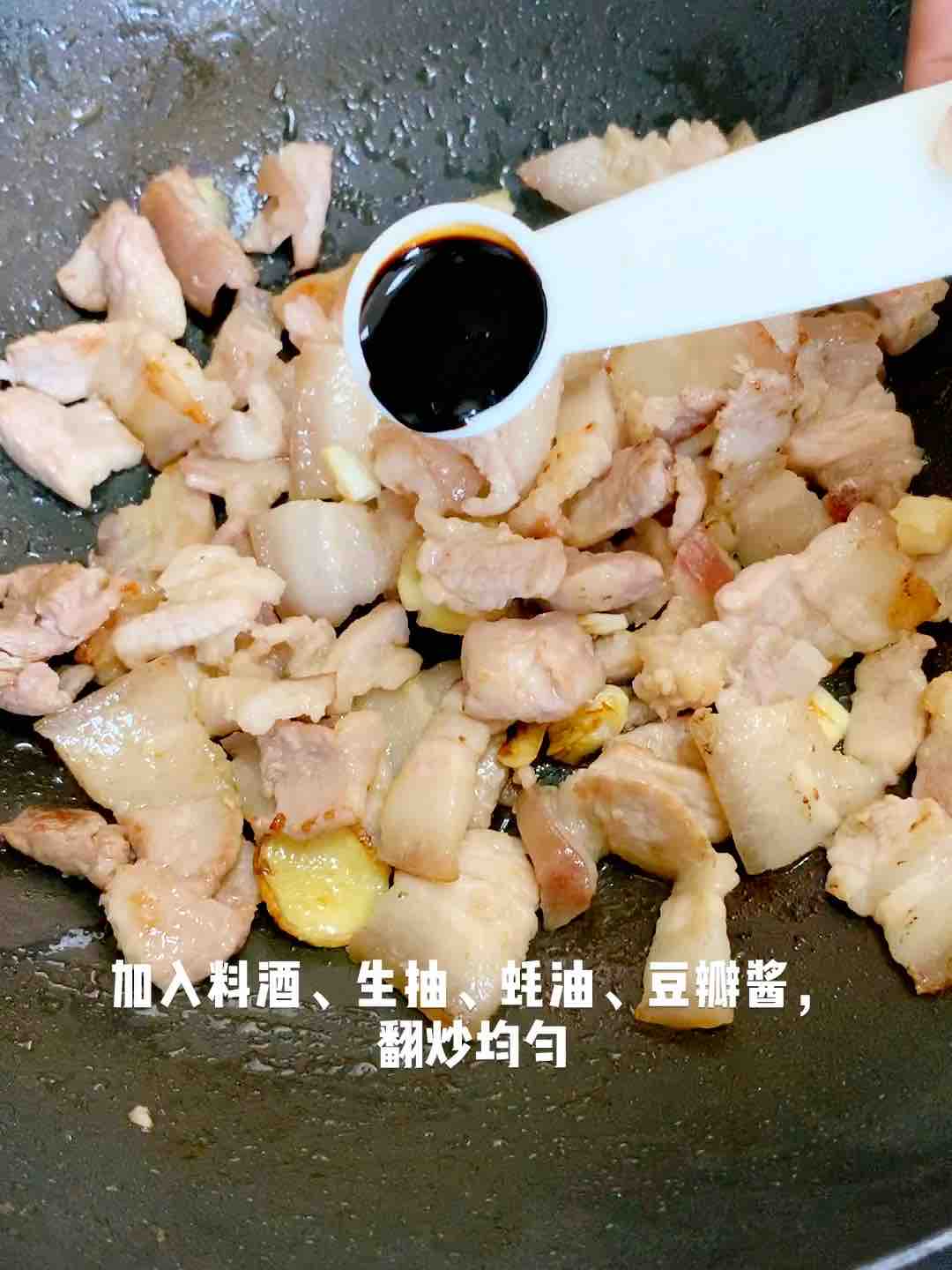 超下飯的家常版辣椒炒肉的做法-香辣味炒菜譜
