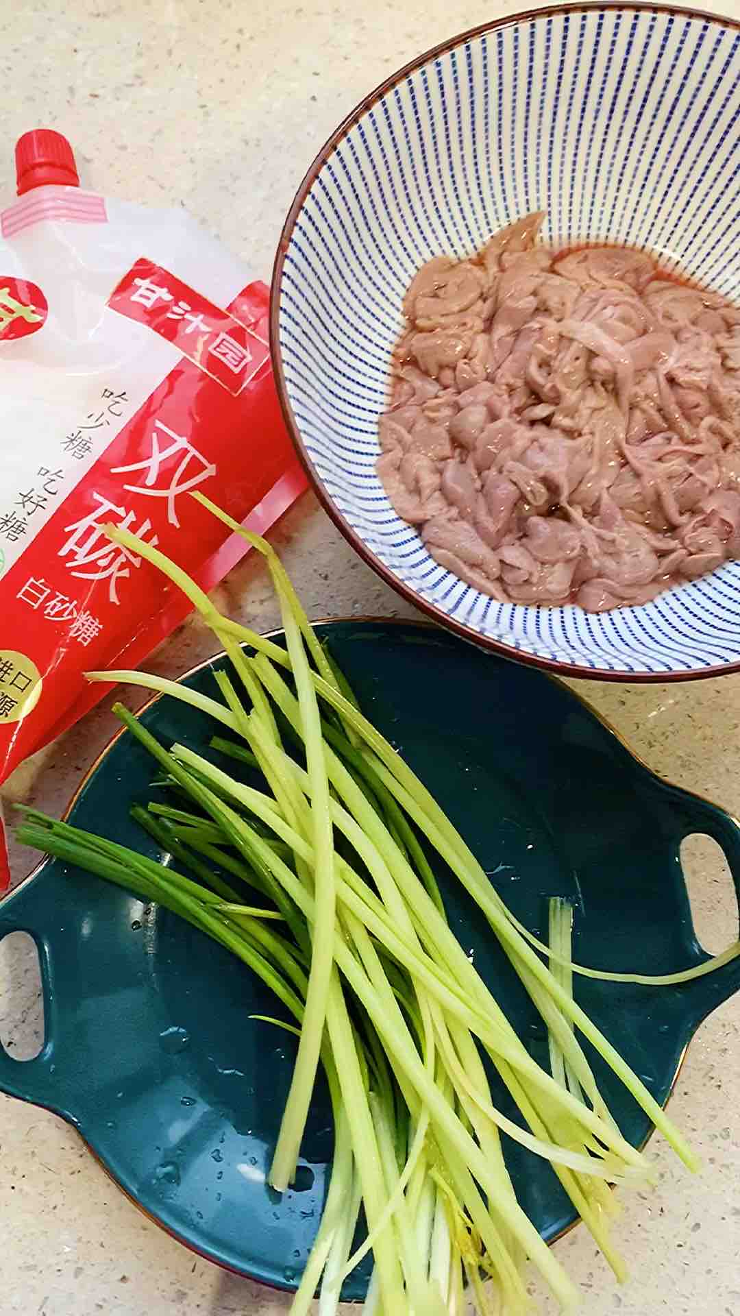 芹菜炒豬肝的做法-家常味燒菜譜