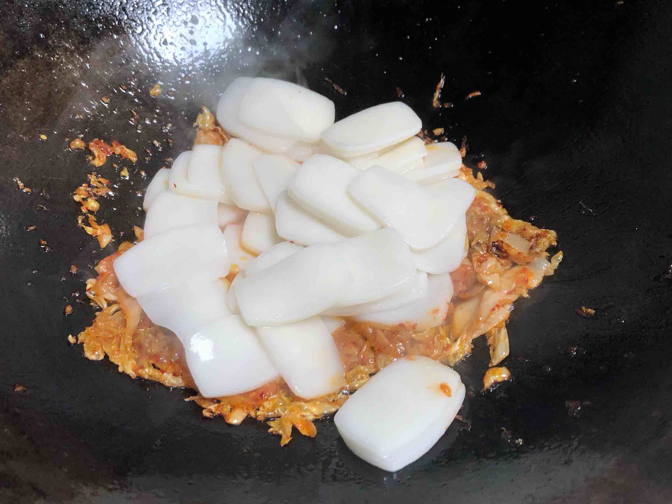 辣白菜炒年糕的做法-家常味炒菜譜