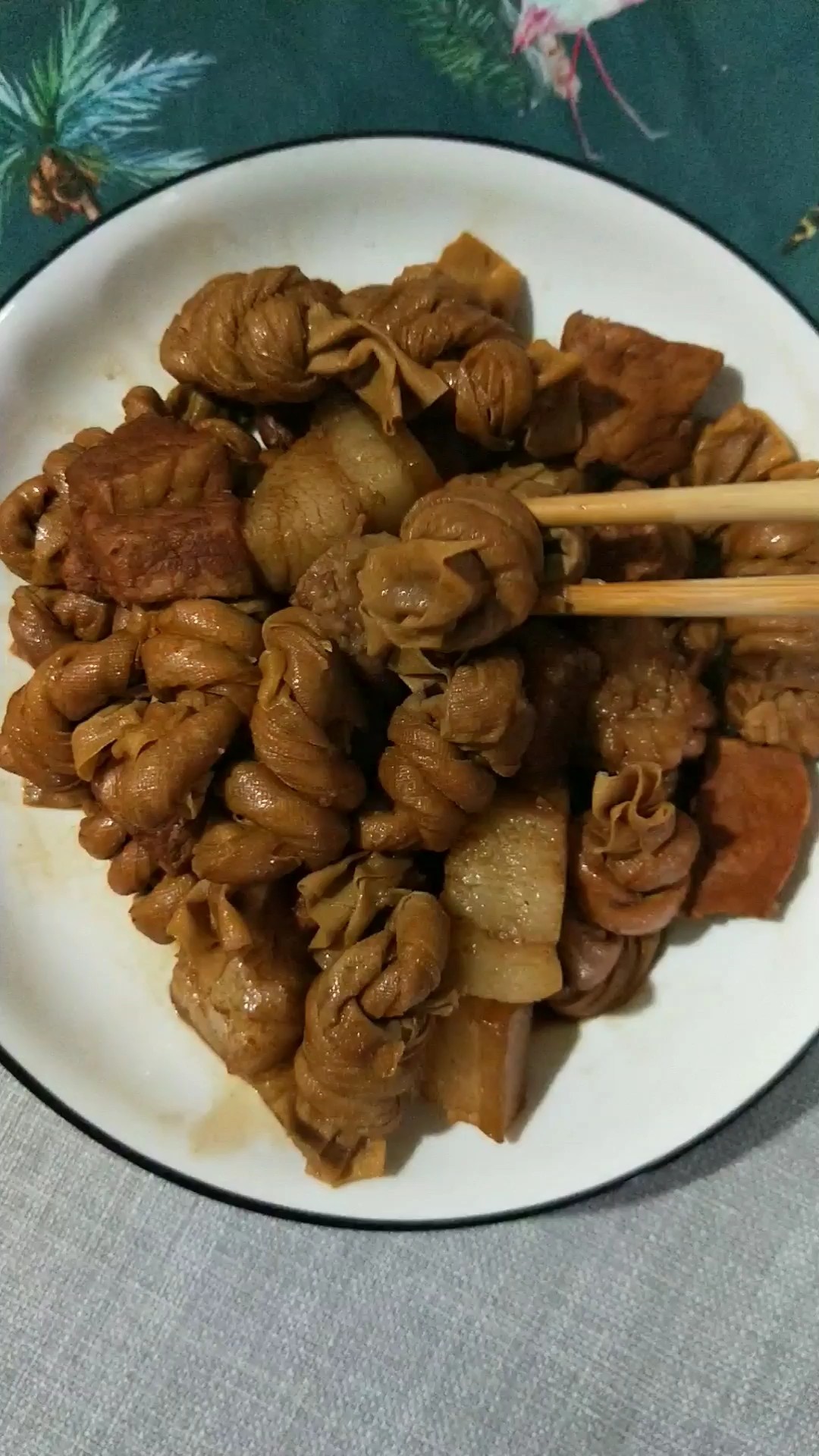 千張結燒肉的做法-家常味煮菜譜