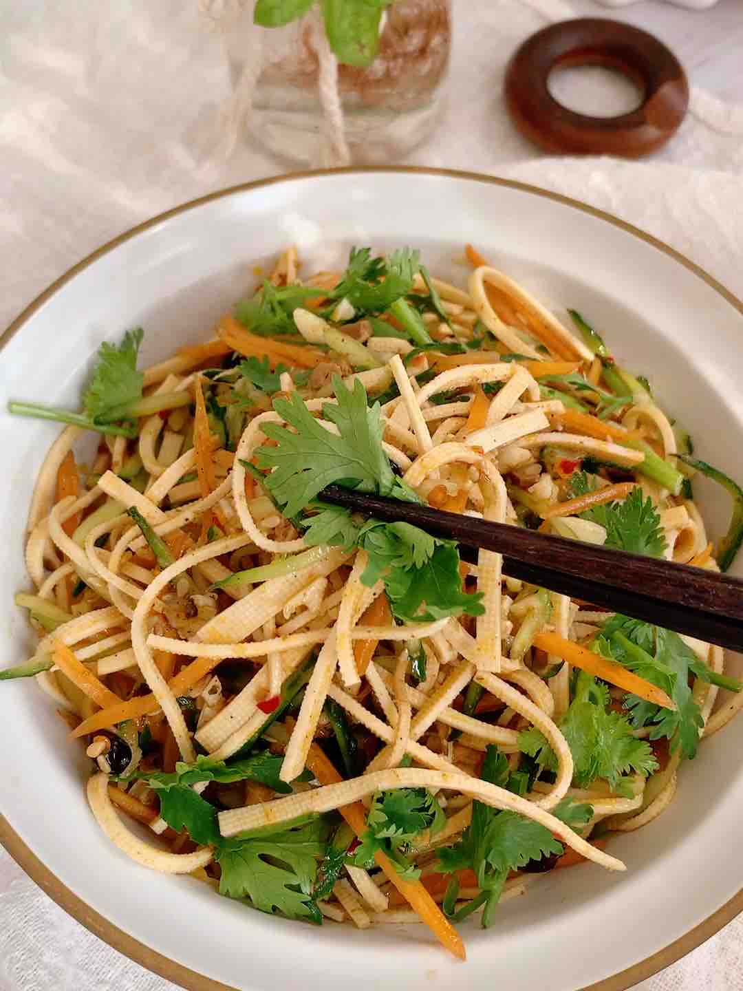 涼拌豆腐絲的做法-香辣味拌菜譜