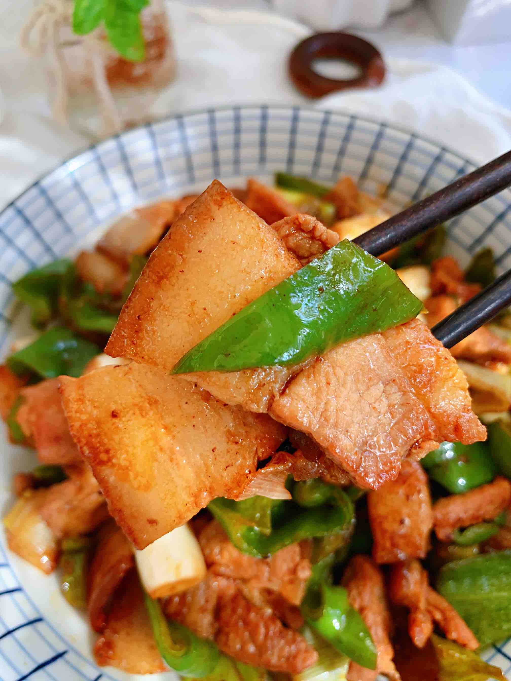 超下飯的家常版辣椒炒肉的做法-香辣味炒菜譜