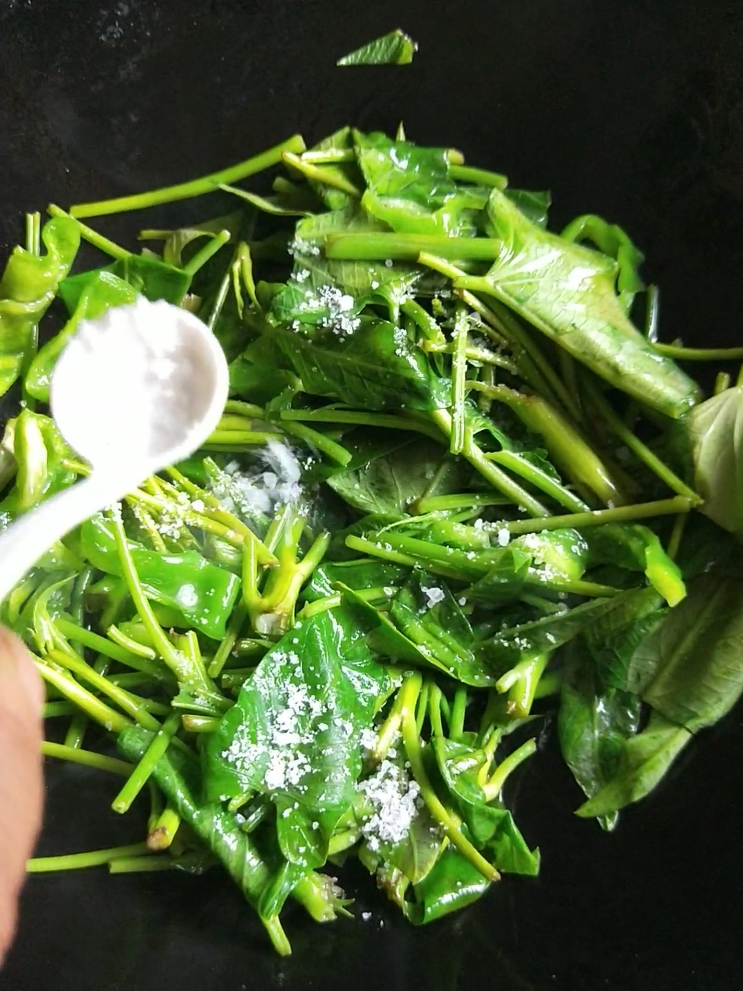 清炒空心菜的做法-家常味炒菜譜