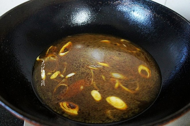 醬燉鯽魚的做法-香辣味燉菜譜