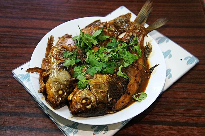 醬燉鯽魚的做法-香辣味燉菜譜