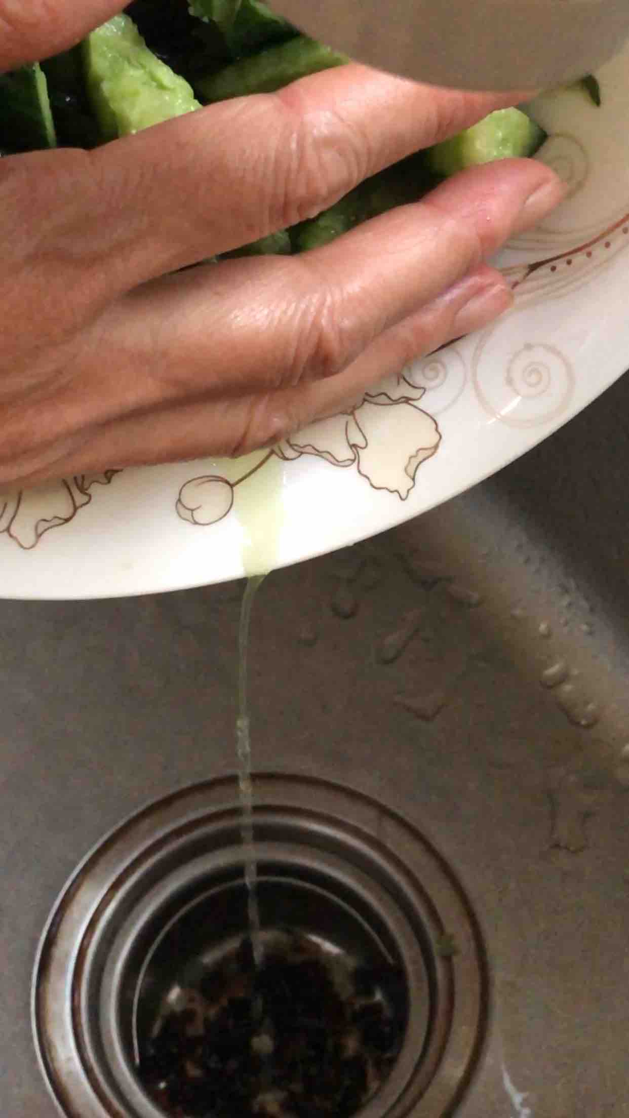 減脂就吃黃瓜木耳的做法-家常味拌菜譜