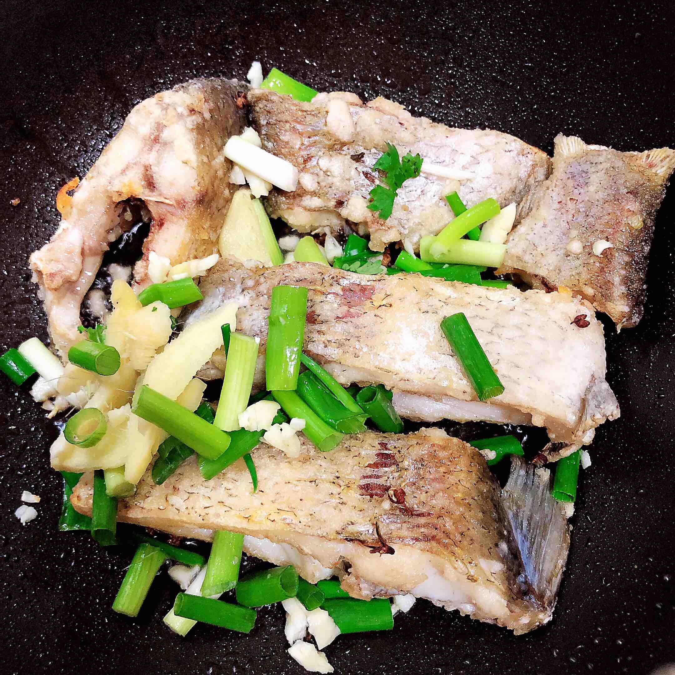 紅燒魚塊豆腐的做法-咸鮮味燉菜譜