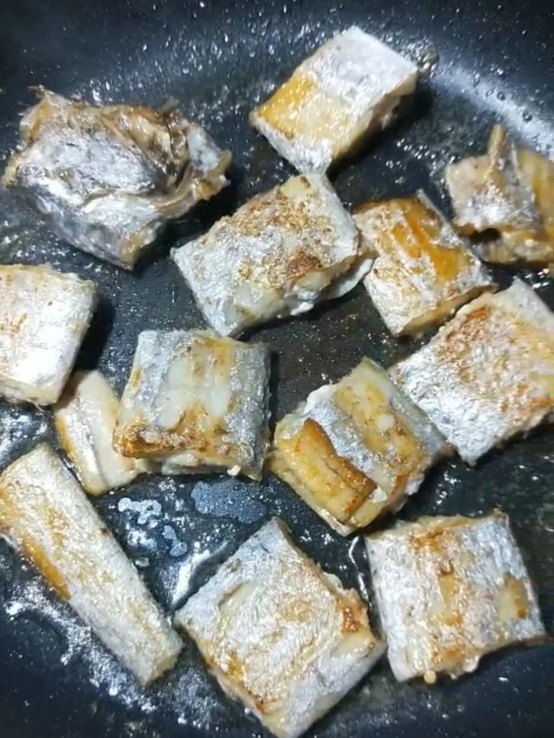 家常紅燒帶魚的做法-家常味燒菜譜