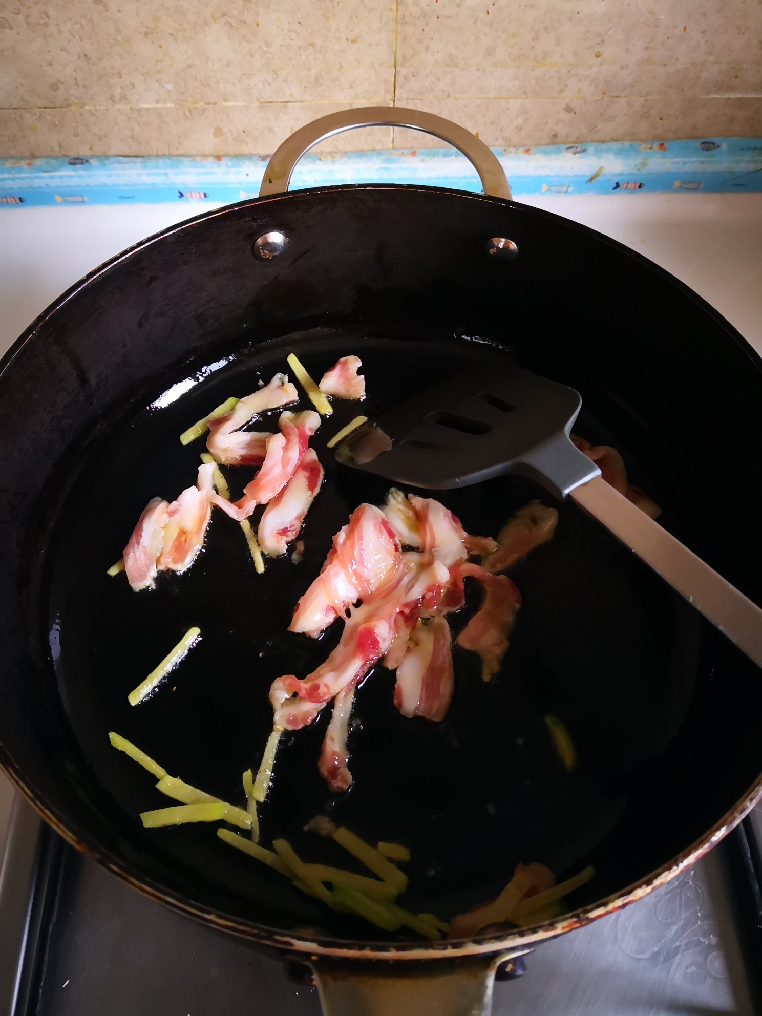 排骨肉炒蒜苔的做法-家常味炒菜譜