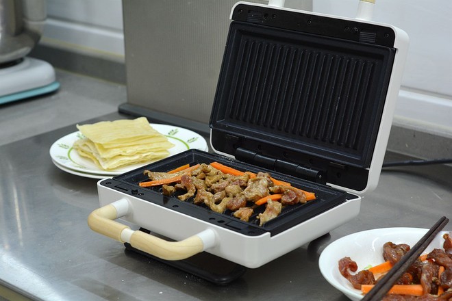 空心餅夾烤肉的做法-黑椒味烙菜譜