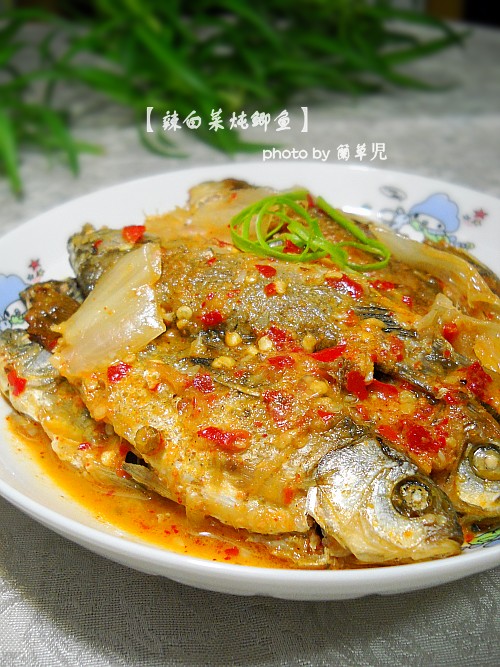 辣白菜燒鯽魚的做法-酸辣味燒菜譜