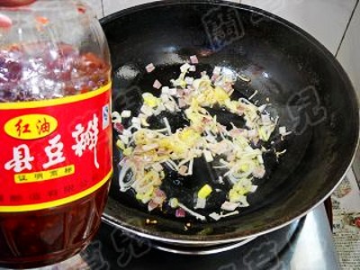 干鍋西蘭花藕片的做法-家常味炒菜譜