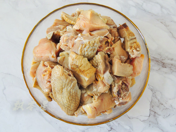 香菇土豆臘雞煲的做法-家常味燉菜譜