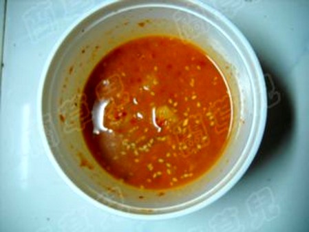 辣白菜燒鯽魚的做法-酸辣味燒菜譜