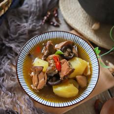 香菇土豆臘雞煲的做法-家常味燉菜譜