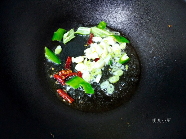 炒地瓜葉子的做法-家常味炒菜譜