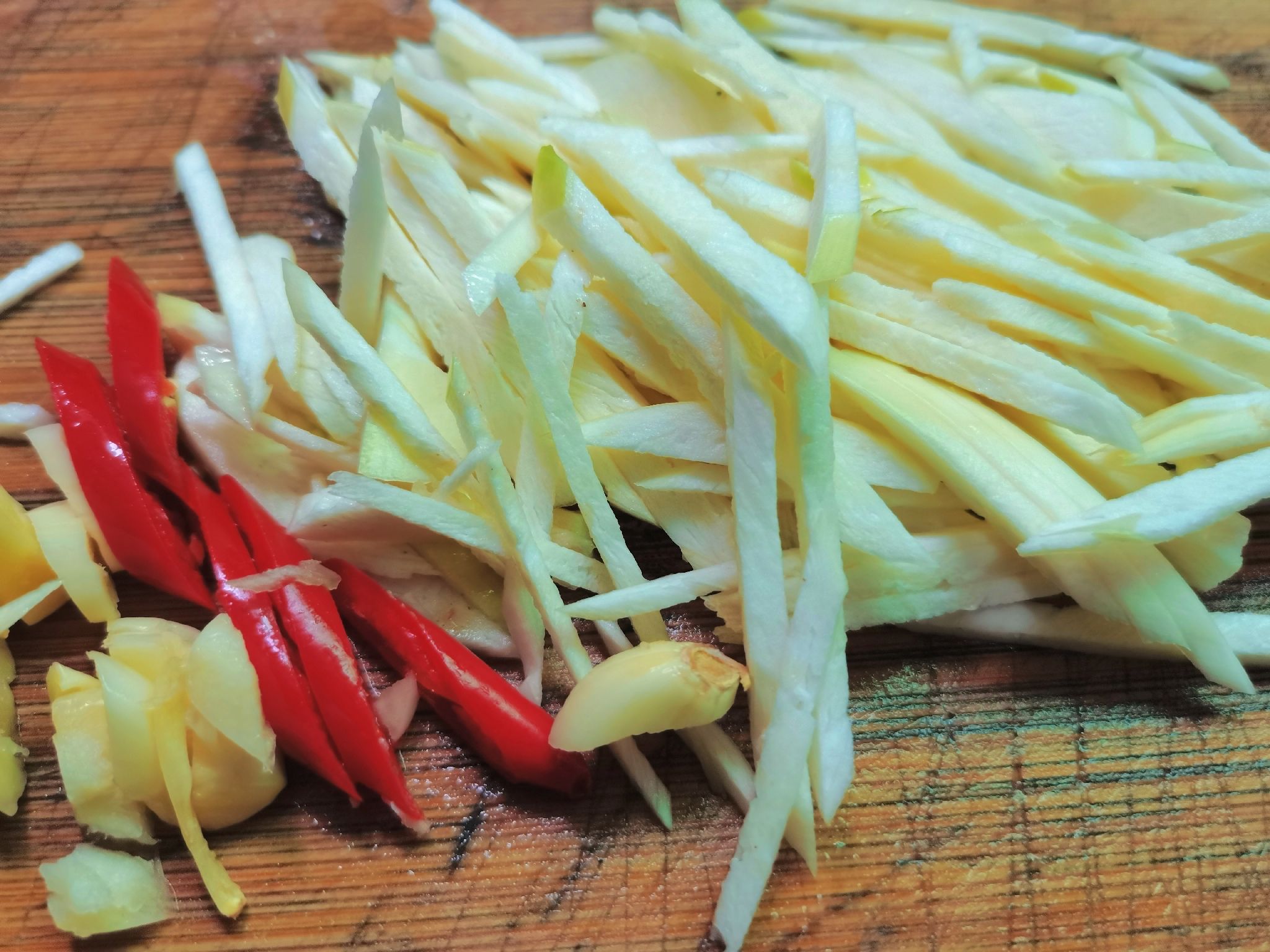 茭白炒牛肉的做法-家常味炒菜譜