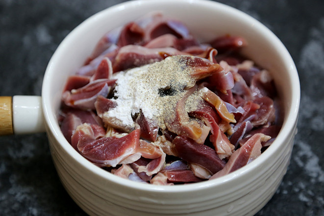 自制酸豆角----酸豆角炒雞胗的做法-酸辣味炒菜譜