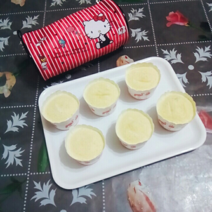 果香紙杯蒸蛋糕的做法-其它口味蒸菜譜