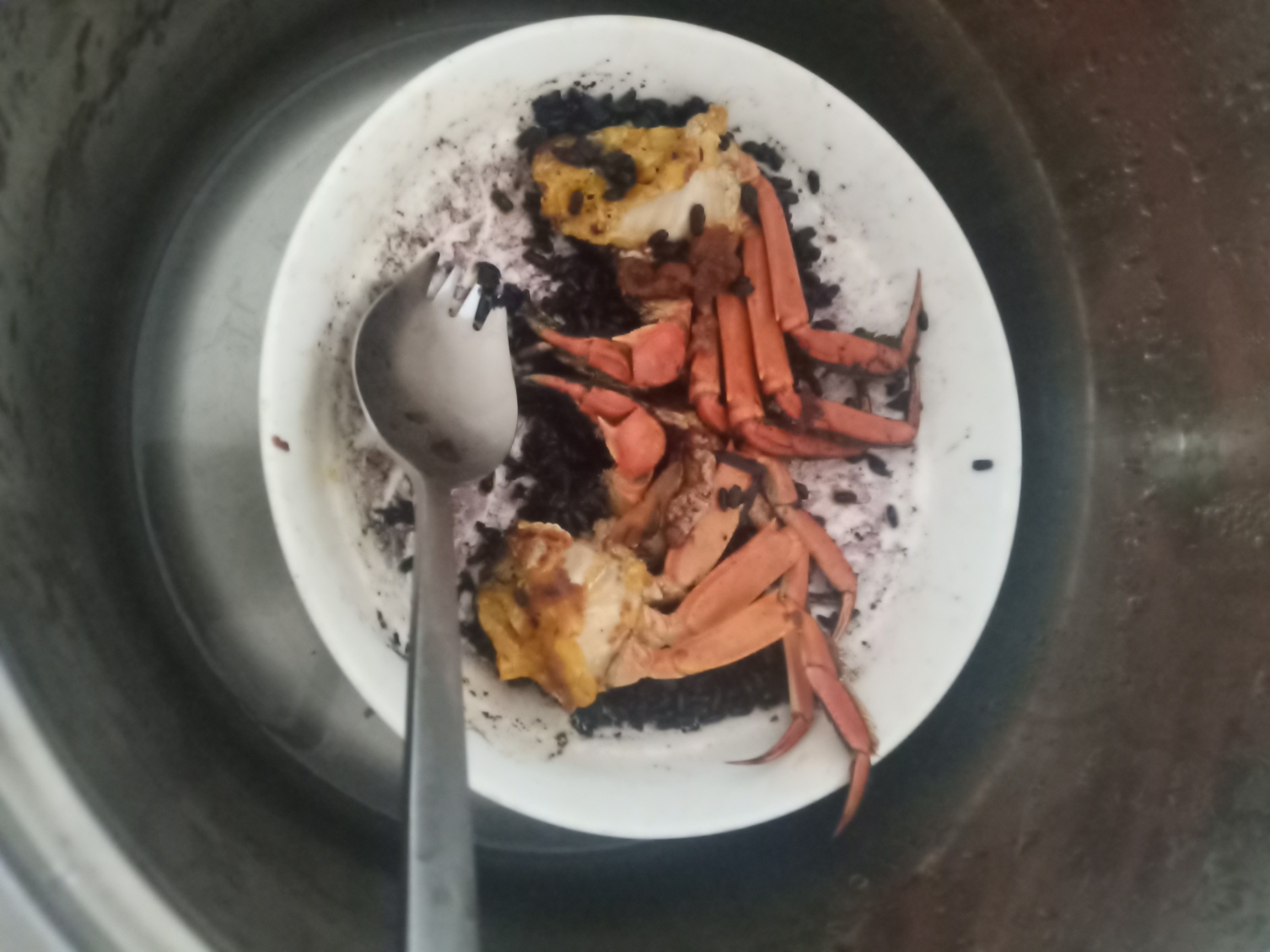 螃蟹蒸黑米的做法-咸鮮味蒸菜譜