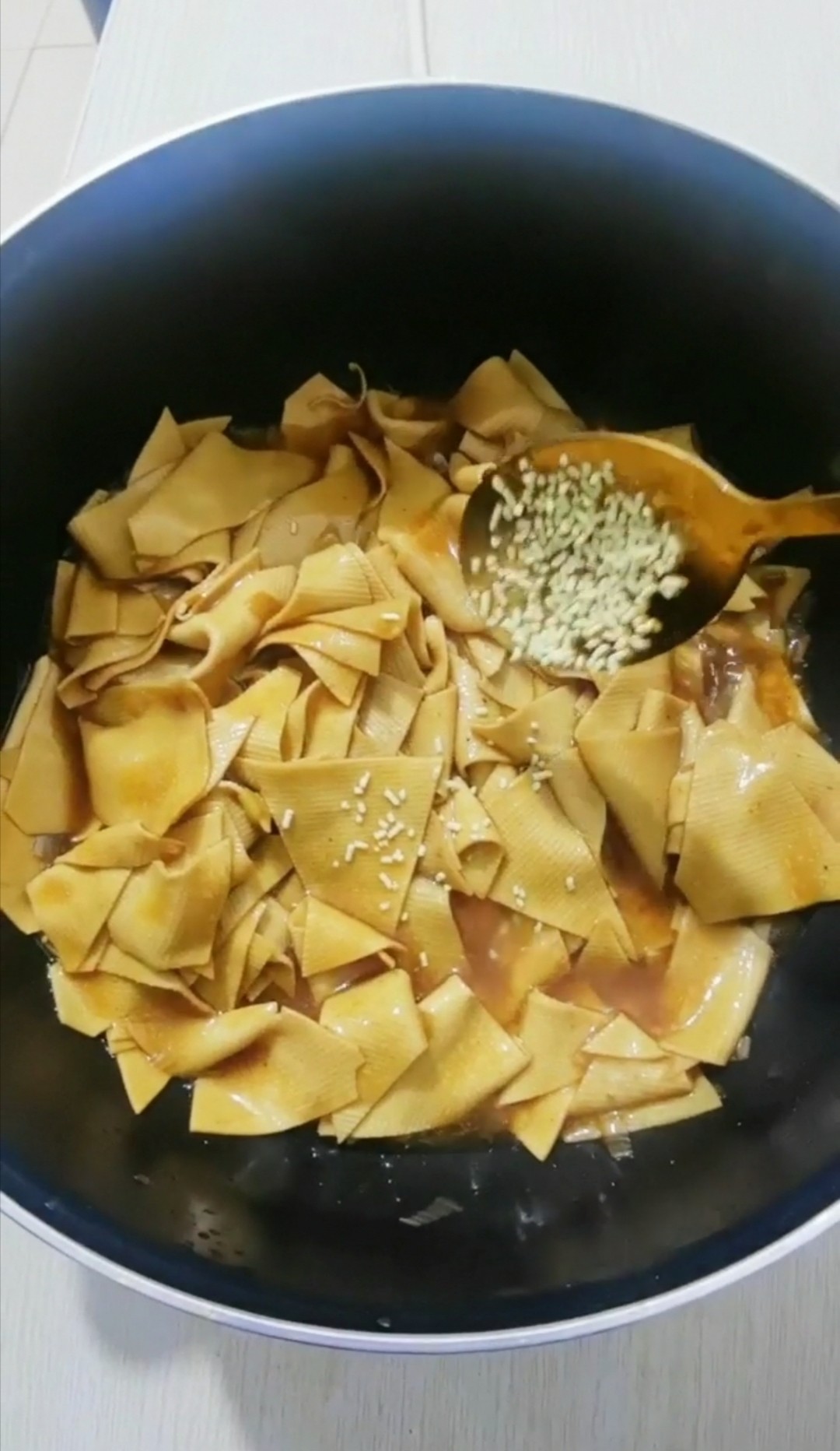 紅燜干豆腐的做法-咸鮮味燉菜譜