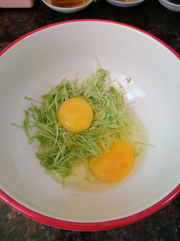 簡(jiǎn)簡(jiǎn)單單也不失美味~~松柳苗炒雞蛋的做法-家常味炒菜譜