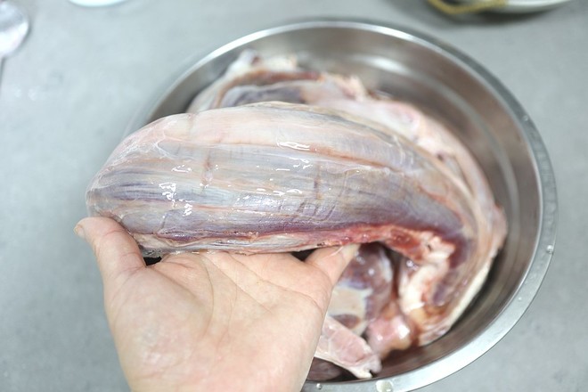 電飯煲鹵牛腱子的做法-家常味鹵菜譜