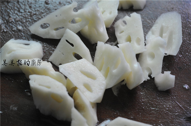 花生蓮藕燉排骨的做法-咸鮮味燉菜譜