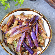 【蒜蓉爆香茄子】簡單、少油、不變色的下飯菜！的做法-蒜香味炒菜譜