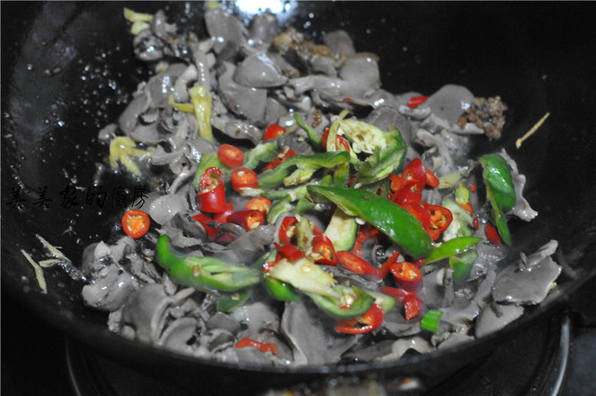 開胃雞腎的做法-香辣味炒菜譜