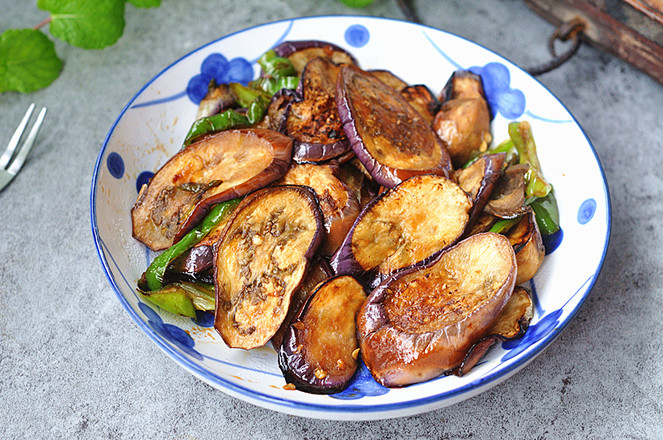 少油版紅燒茄子的做法-家常味煎菜譜