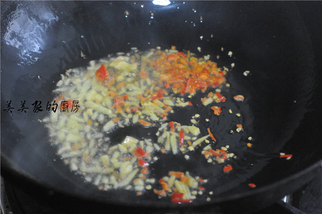 回鍋油豆腐燒肉的做法-家常味燒菜譜