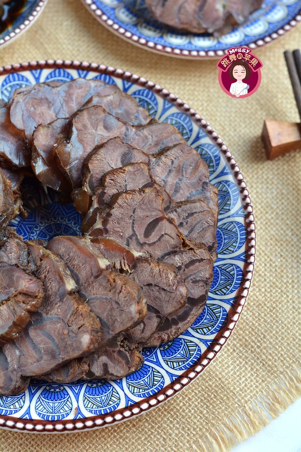 電飯煲鹵牛腱子的做法-家常味鹵菜譜