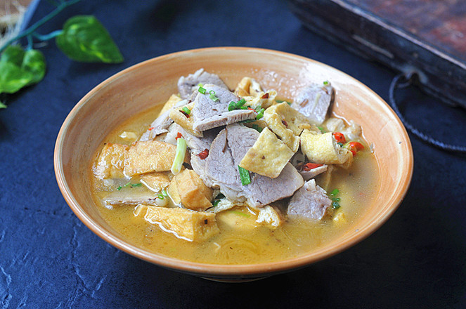 回鍋油豆腐燒肉的做法-家常味燒菜譜