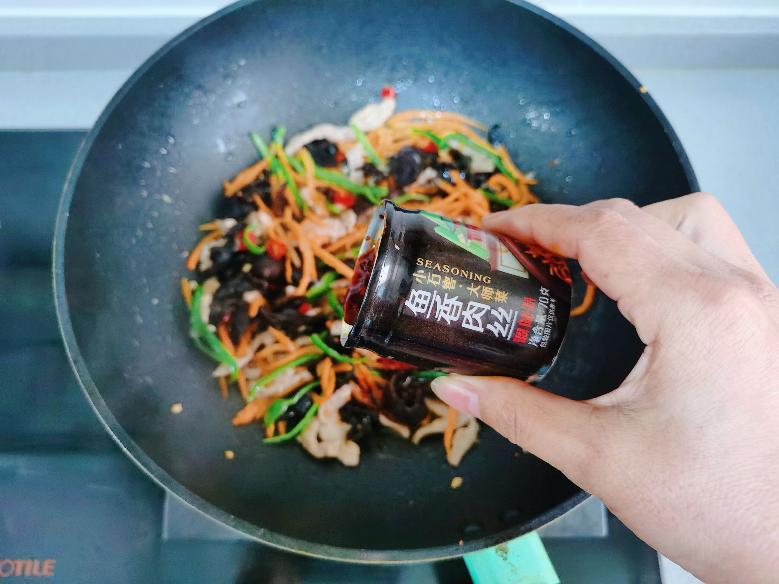 好吃到舔盆的魚香肉絲的做法-酸甜味炒菜譜