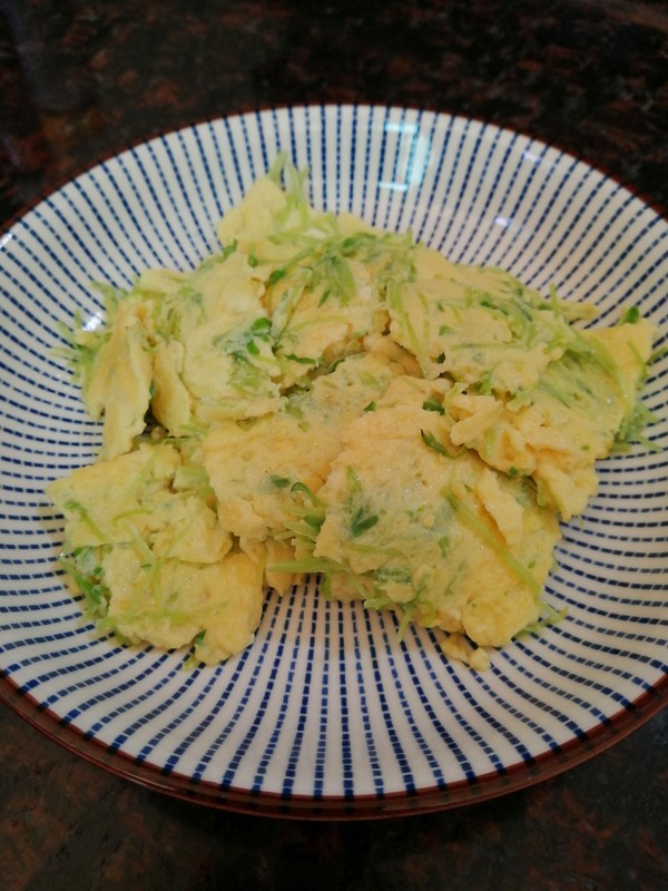 簡(jiǎn)簡(jiǎn)單單也不失美味~~松柳苗炒雞蛋的做法-家常味炒菜譜