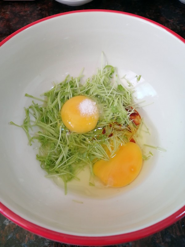 簡(jiǎn)簡(jiǎn)單單也不失美味~~松柳苗炒雞蛋的做法-家常味炒菜譜