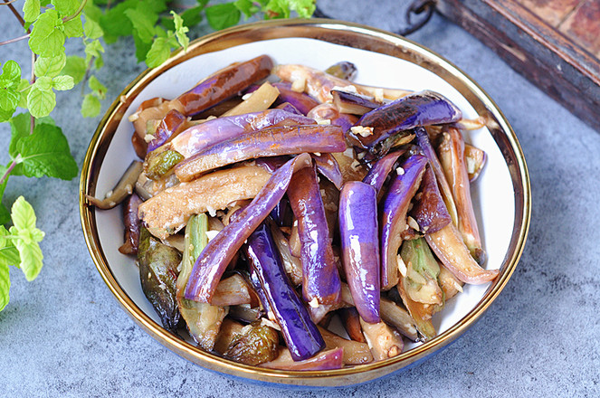 【蒜蓉爆香茄子】簡單、少油、不變色的下飯菜！的做法-蒜香味炒菜譜