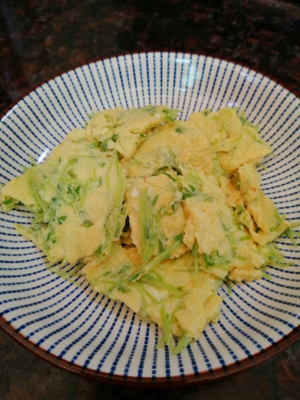 簡(jiǎn)簡(jiǎn)單單也不失美味~~松柳苗炒雞蛋的做法-家常味炒菜譜