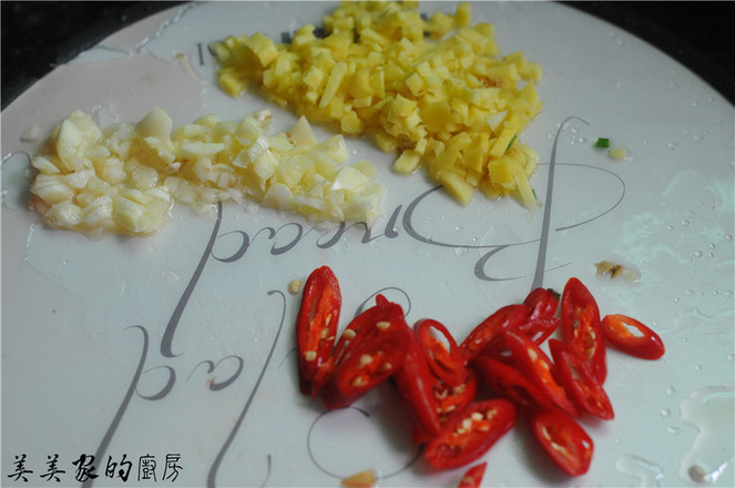 芹菜炒牛肉的做法-香辣味炒菜譜