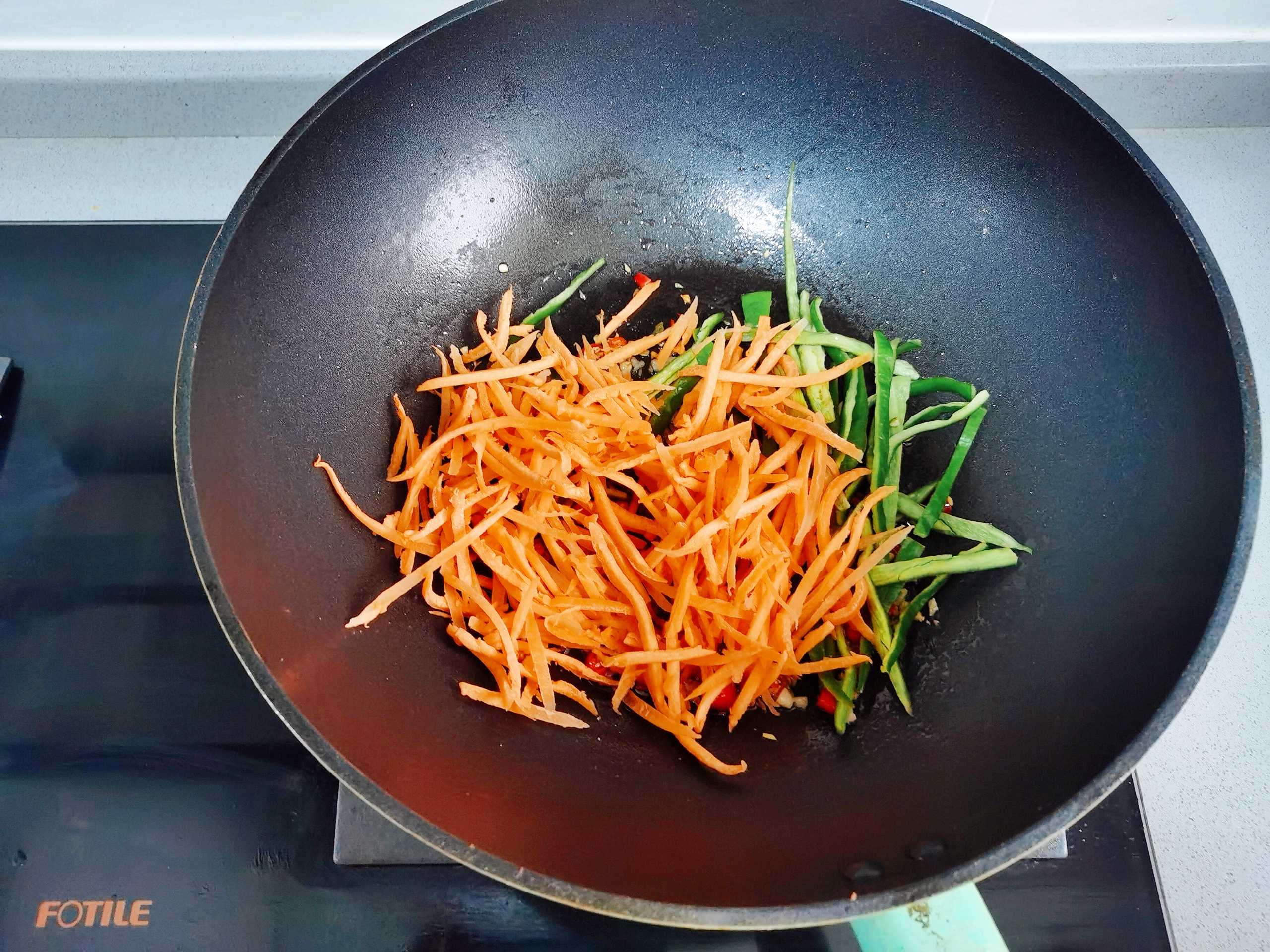 好吃到舔盆的魚香肉絲的做法-酸甜味炒菜譜