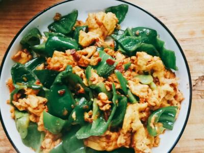 醬炒雞蛋辣椒的做法-家常味炒菜譜