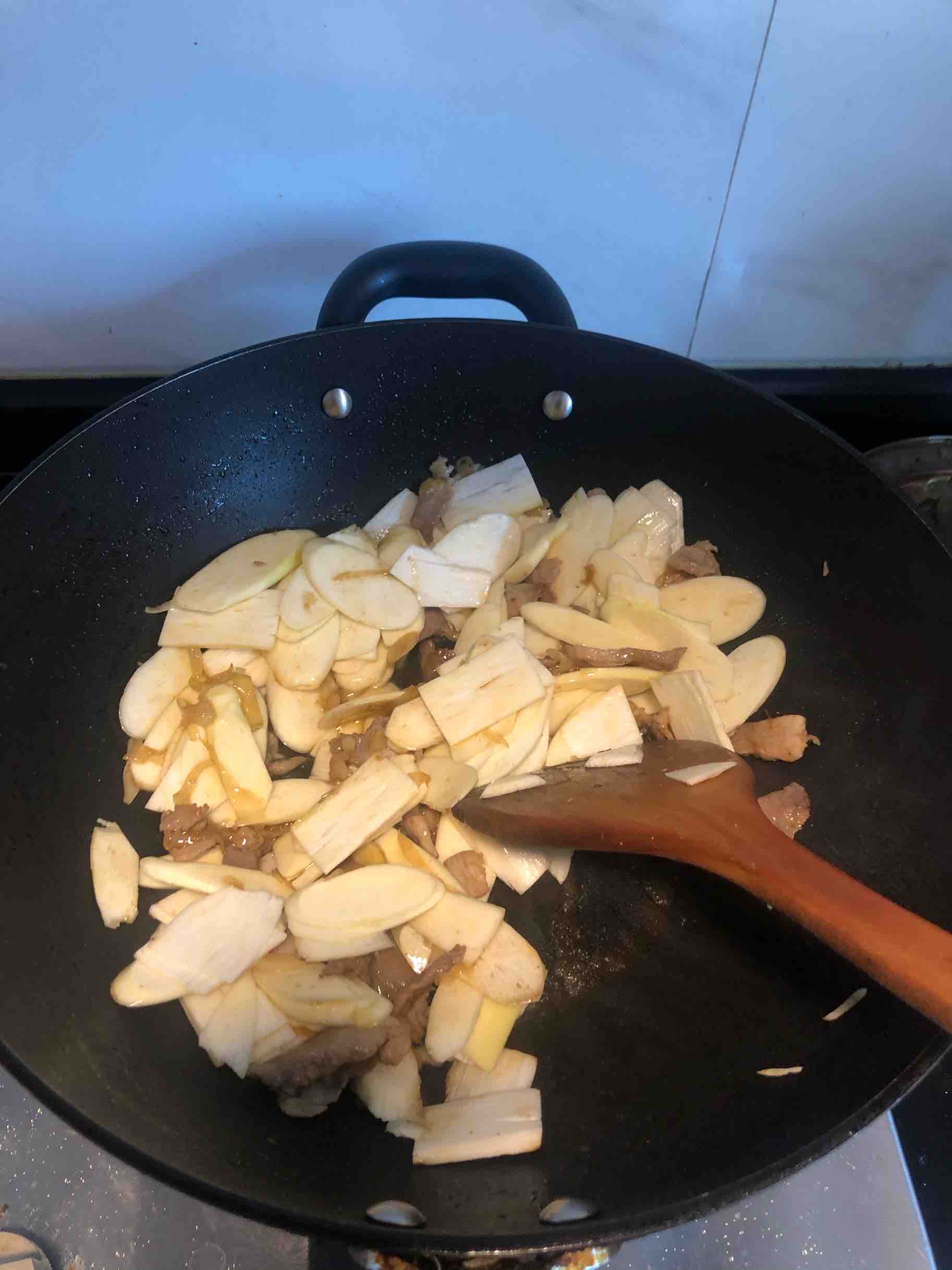 茭白炒肉片的做法-咸鮮味炒菜譜