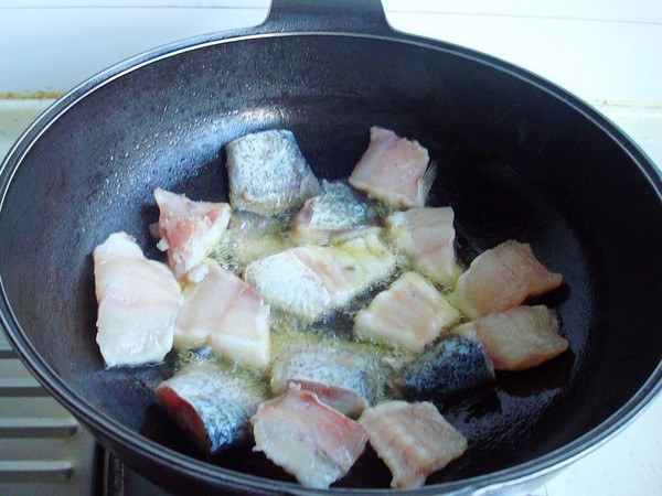 豆油皮寬粉燉魚的做法-魚香味燉菜譜