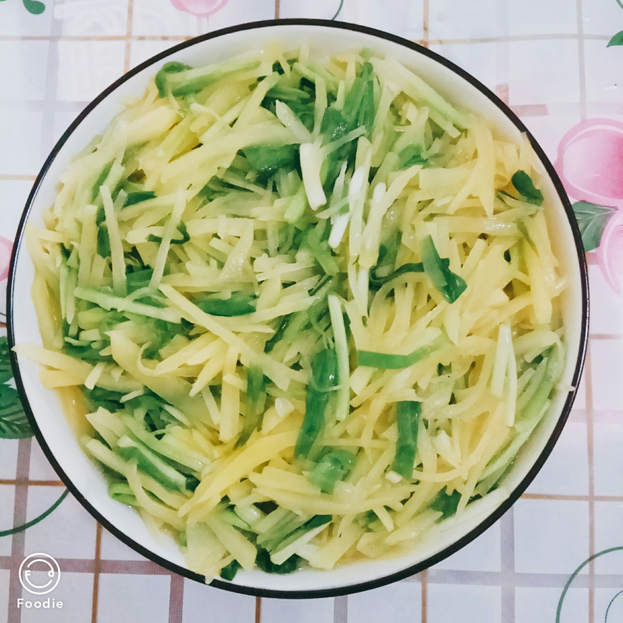 蒜苗炒土豆絲的做法-家常味炒菜譜